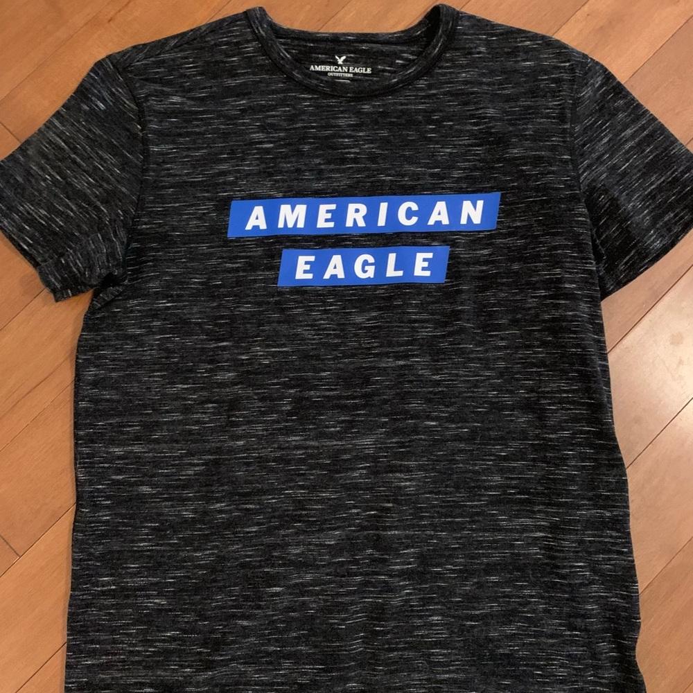 American Eagle mens tshirt. Great condition. Size medium